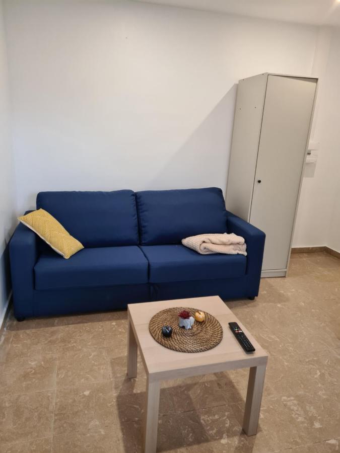Studio Independant Et Bien Equipe Avec Veranda Commune Neuilly-sur-Marne Esterno foto